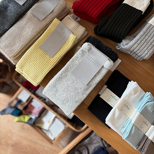 ⁡手元、足元、そろそろ冬仕様 @karman_line @yahae1921